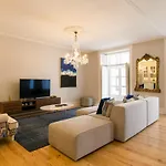 Chiado Deluxe Gem 4bdr Amazing شقة