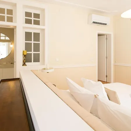 Chiado Deluxe Gem 4bdr Amazing Lägenhet *