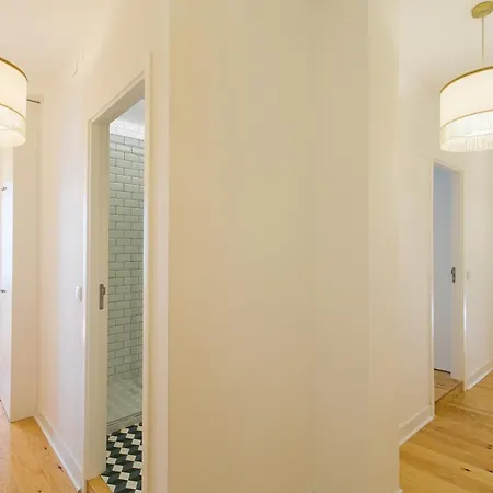 Chiado Deluxe Gem 4bdr Amazing דירה *