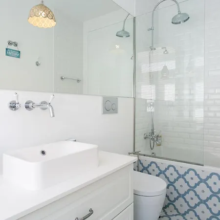 Chiado Deluxe Gem 4bdr Amazing ליסבון